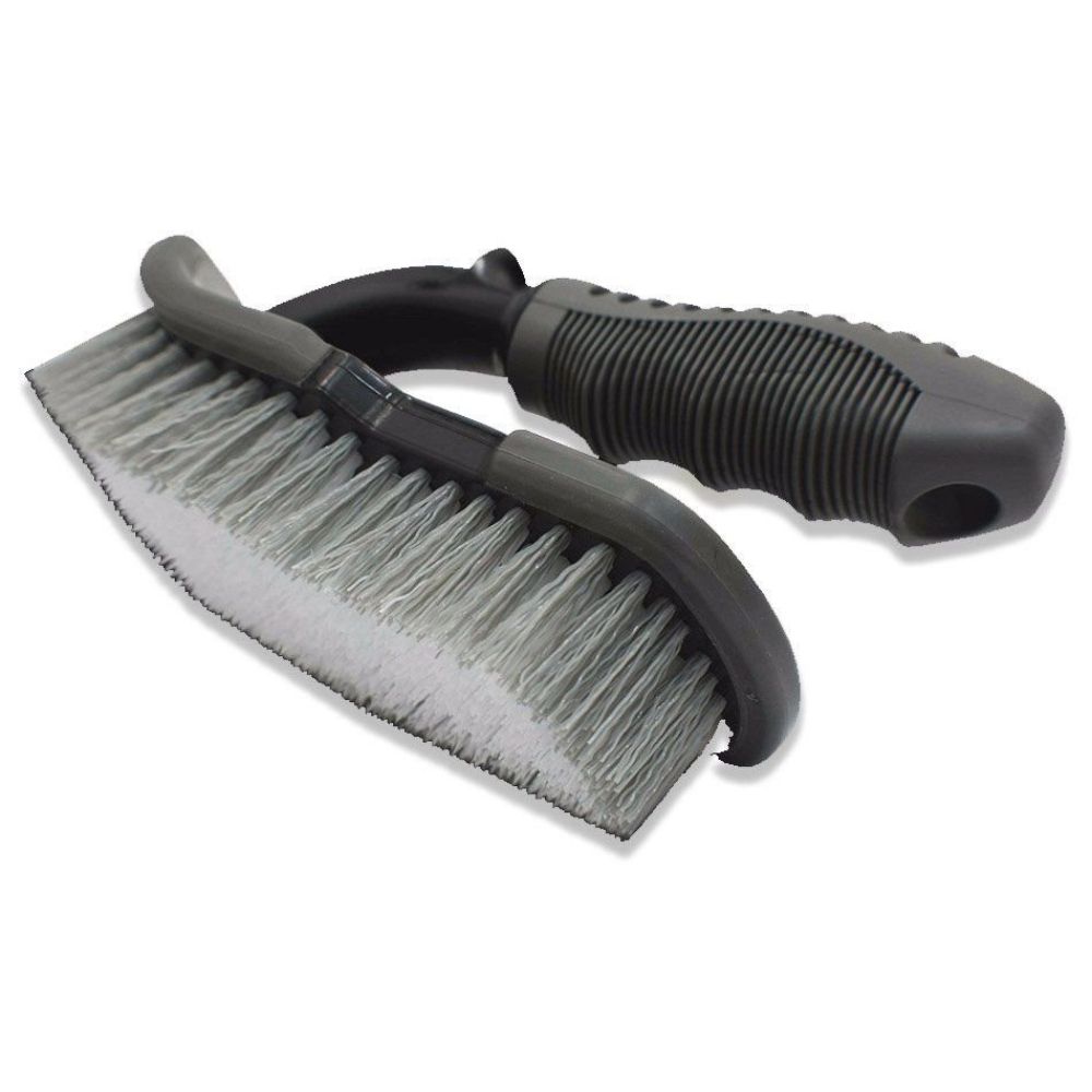 ESCOVA PARA LIMPEZA DE TAPETES E CARPETE DETAILER